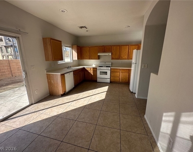 6247 Barton Manor Street - Photo Thumbnail 3