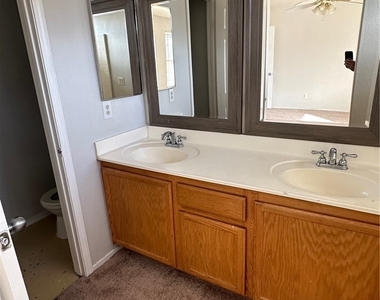 6247 Barton Manor Street - Photo Thumbnail 10