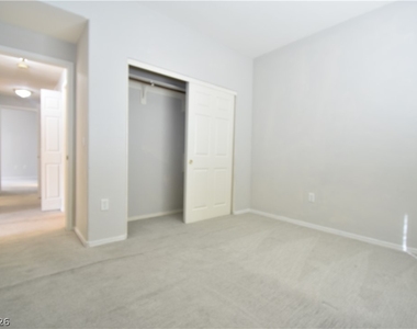 1050 E Cactus Avenue - Photo Thumbnail 8