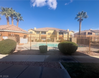 1050 E Cactus Avenue - Photo Thumbnail 15