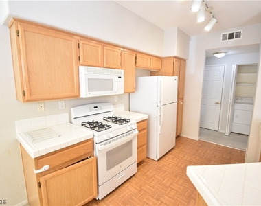 1050 E Cactus Avenue - Photo Thumbnail 6
