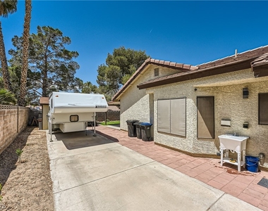 113 Montclair Drive - Photo Thumbnail 9