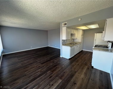 6630 Bubbling Brook Drive - Photo Thumbnail 6