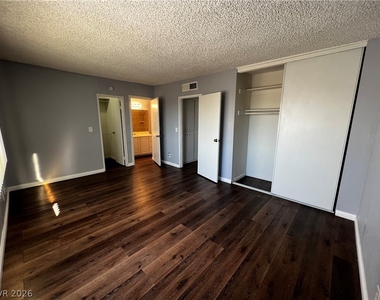 6630 Bubbling Brook Drive - Photo Thumbnail 17