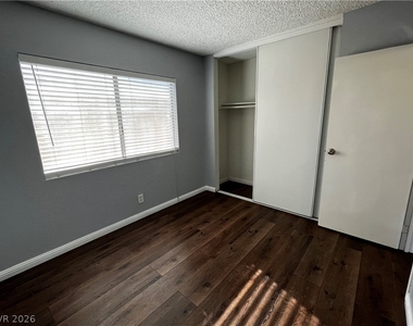 6630 Bubbling Brook Drive - Photo Thumbnail 13