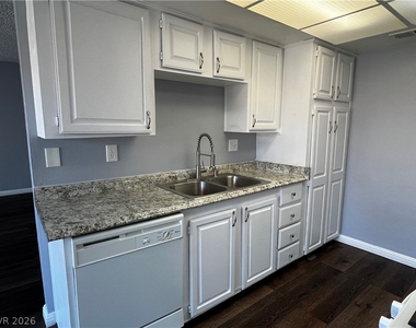6630 Bubbling Brook Drive - Photo Thumbnail 7