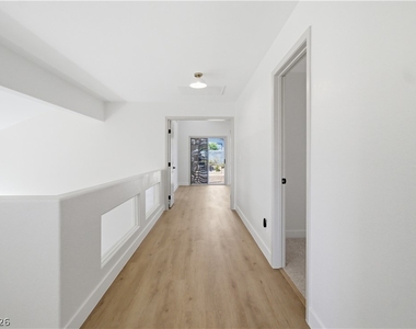 2137 Crestline Falls Place - Photo Thumbnail 28