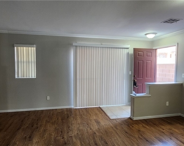 2048 Audrey Hepburn Street - Photo Thumbnail 3