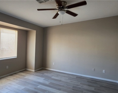 2048 Audrey Hepburn Street - Photo Thumbnail 12