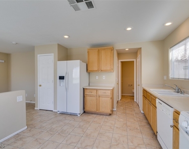 1170 Orange Meadow Street - Photo Thumbnail 15