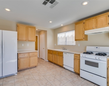 1170 Orange Meadow Street - Photo Thumbnail 11