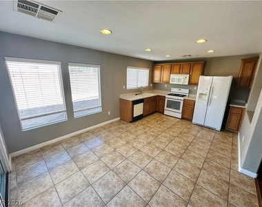 7989 Hilltop Windmill Street - Photo Thumbnail 4