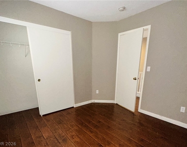 7989 Hilltop Windmill Street - Photo Thumbnail 12
