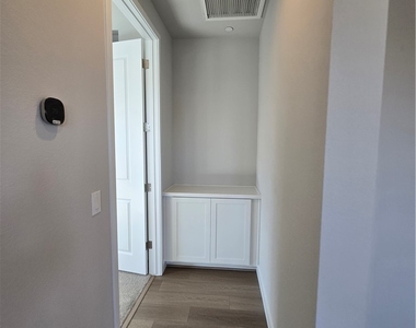 852 Weston Ridge Street - Photo Thumbnail 12