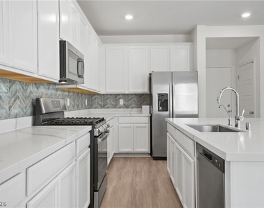 1118 Junipine Avenue - Photo Thumbnail 3