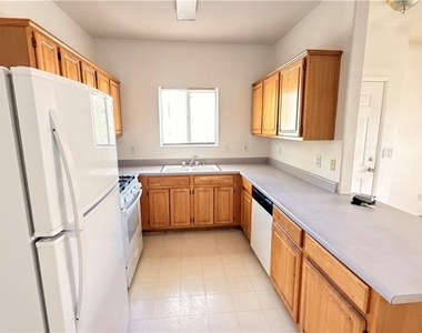 5655 E Sahara Avenue - Photo Thumbnail 11