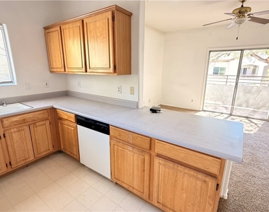 5655 E Sahara Avenue - Photo Thumbnail 12