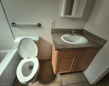 504 Calcaterra Circle - Photo Thumbnail 8