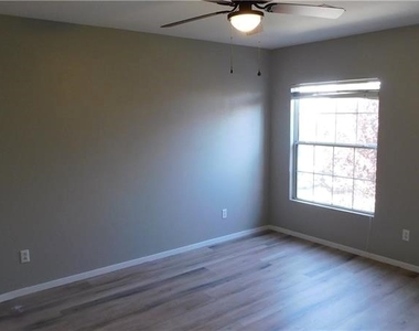 1623 Cave Spring Drive - Photo Thumbnail 13
