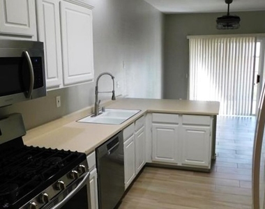 1623 Cave Spring Drive - Photo Thumbnail 5