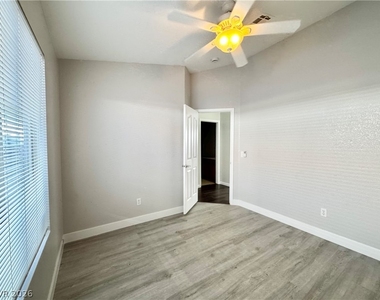 9358 Snow Flower Avenue - Photo Thumbnail 22