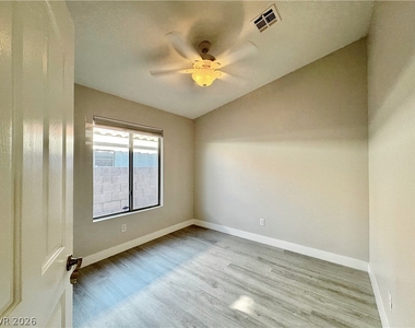 9358 Snow Flower Avenue - Photo Thumbnail 19