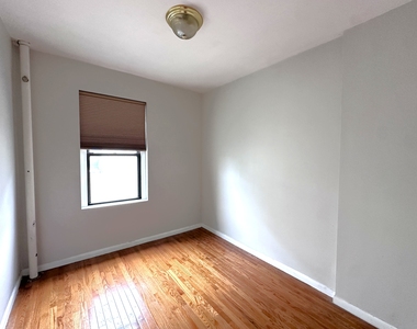 21-67 33rd Street - Photo Thumbnail 4