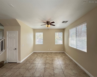 197 Spring Hollow Drive - Photo Thumbnail 8