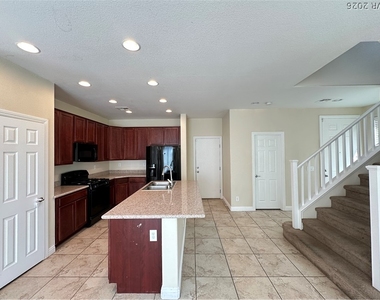 197 Spring Hollow Drive - Photo Thumbnail 7