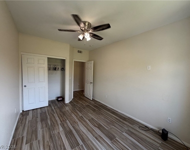 7701 W Robindale Road - Photo Thumbnail 14