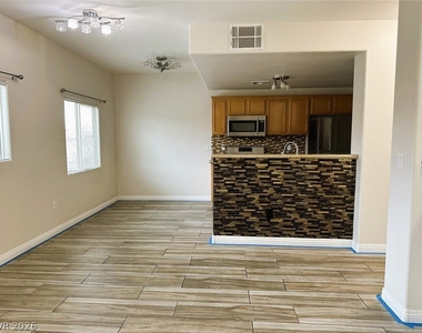 7701 W Robindale Road - Photo Thumbnail 3