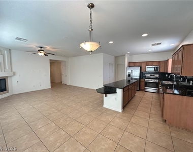 1030 Via Nandina Place - Photo Thumbnail 4