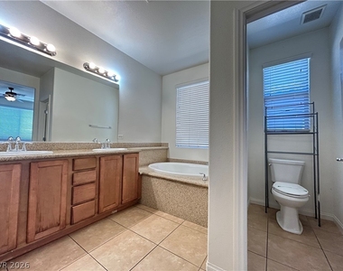 1030 Via Nandina Place - Photo Thumbnail 11