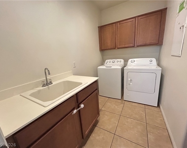 1030 Via Nandina Place - Photo Thumbnail 23