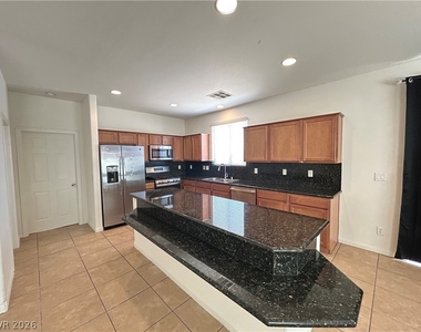 1030 Via Nandina Place - Photo Thumbnail 5