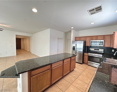 1030 Via Nandina Place - Photo Thumbnail 6