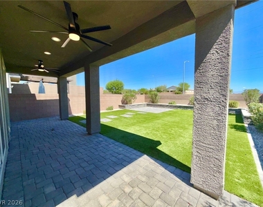 4442 Frias Falls Avenue - Photo Thumbnail 13