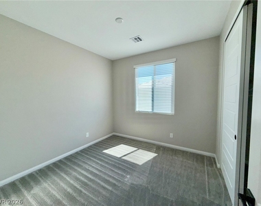4442 Frias Falls Avenue - Photo Thumbnail 22