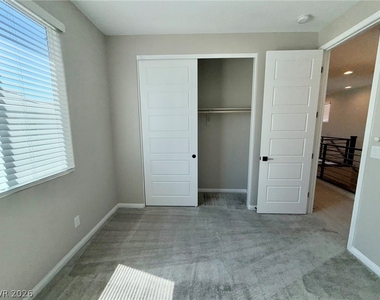 4442 Frias Falls Avenue - Photo Thumbnail 23