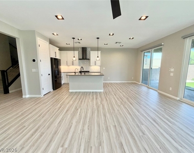 4442 Frias Falls Avenue - Photo Thumbnail 6