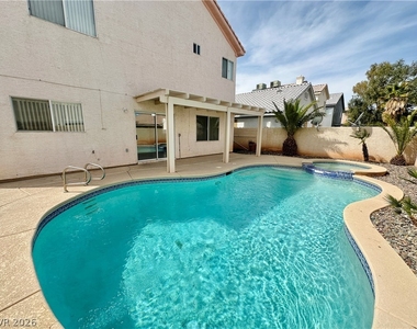 7216 Winding Creek Drive - Photo Thumbnail 5