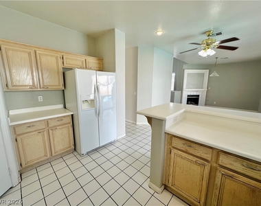 7216 Winding Creek Drive - Photo Thumbnail 11