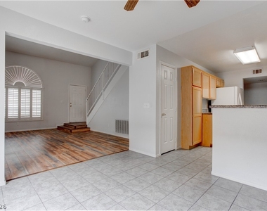 690 Ambling Gait Avenue - Photo Thumbnail 7