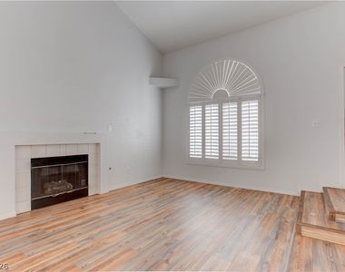 690 Ambling Gait Avenue - Photo Thumbnail 4