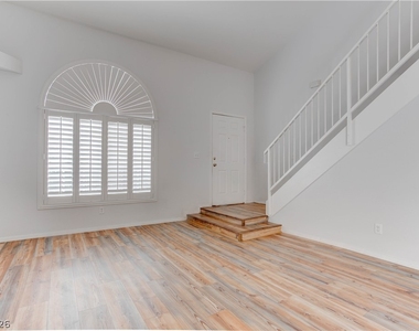 690 Ambling Gait Avenue - Photo Thumbnail 3