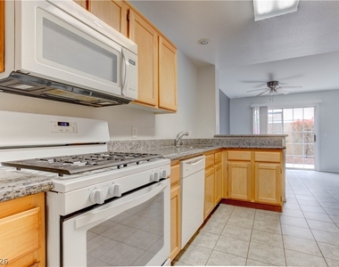 690 Ambling Gait Avenue - Photo Thumbnail 11