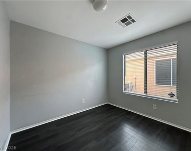 7868 Steamboat Springs Court - Photo Thumbnail 10