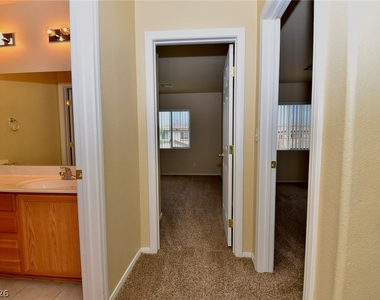 9067 Vintage Wine Avenue - Photo Thumbnail 16