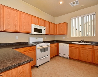 9067 Vintage Wine Avenue - Photo Thumbnail 11