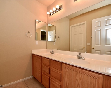 9067 Vintage Wine Avenue - Photo Thumbnail 18